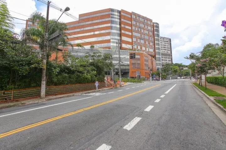 Cobertura Com Dois Quartos Em Frente Ao Einstein E Estadio Do Morumbis Minima 3 Diarias Apartamento São Paulo
